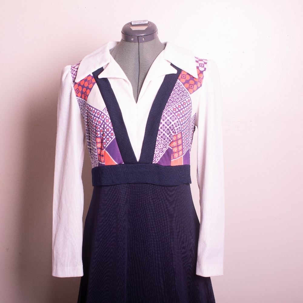 70's vintage long dress navy blue with pattern